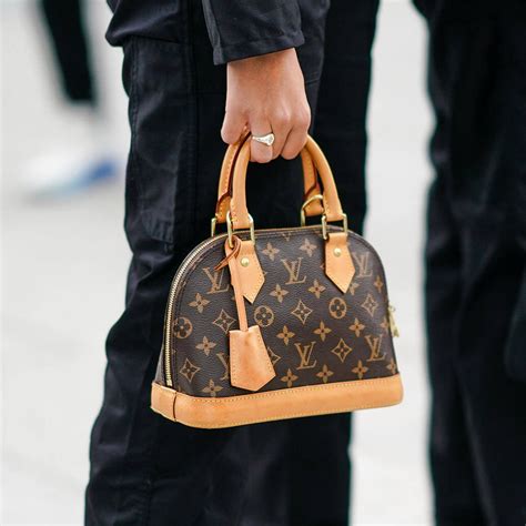 louis vuitton alma bag price uk|louis vuitton alma bag sizes.